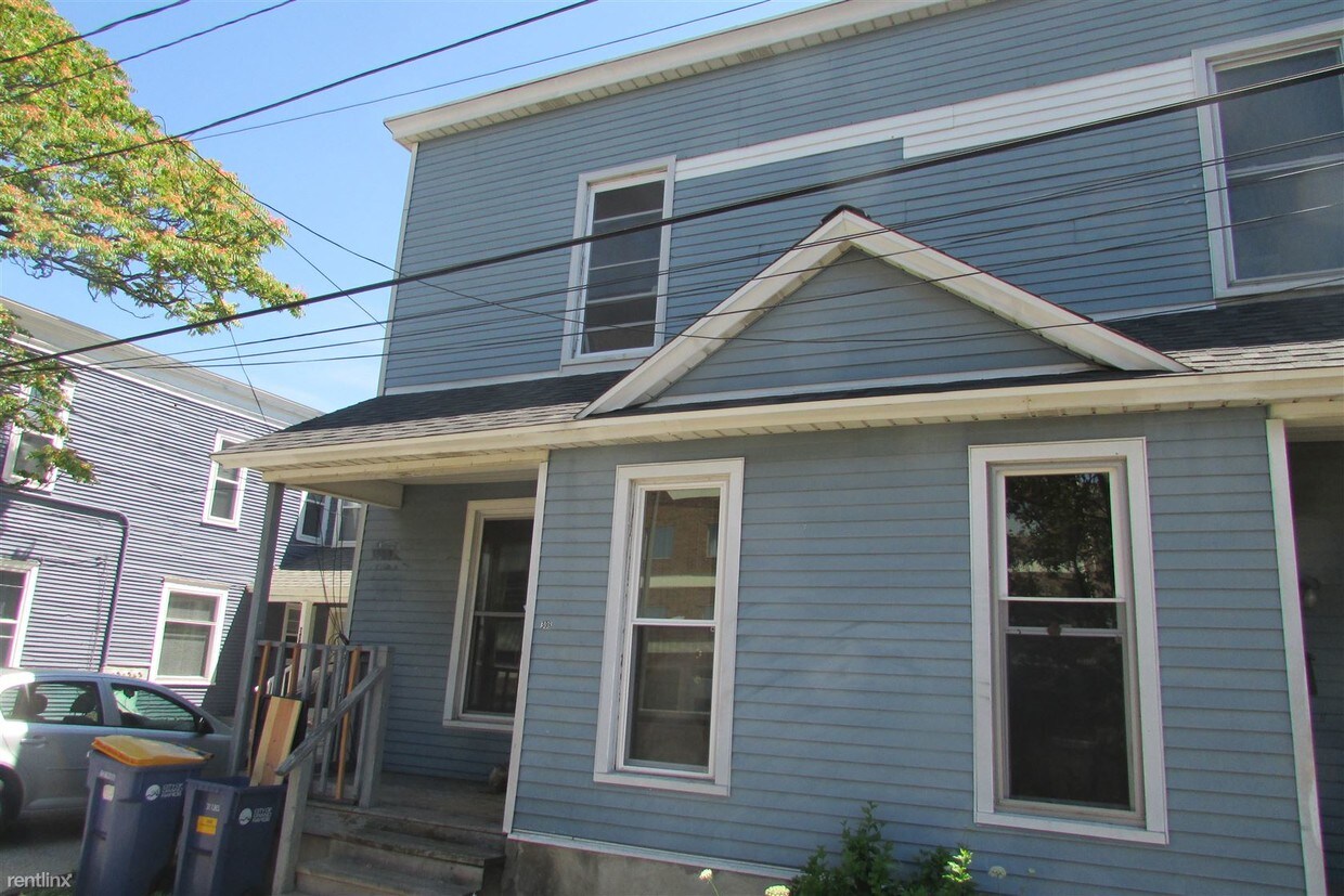 Foto principal - 304 Claremont Pl NE