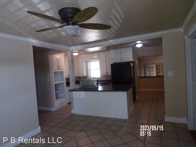 Foto del edificio - 3 br, 2 bath House - 48 NW 29th Street
