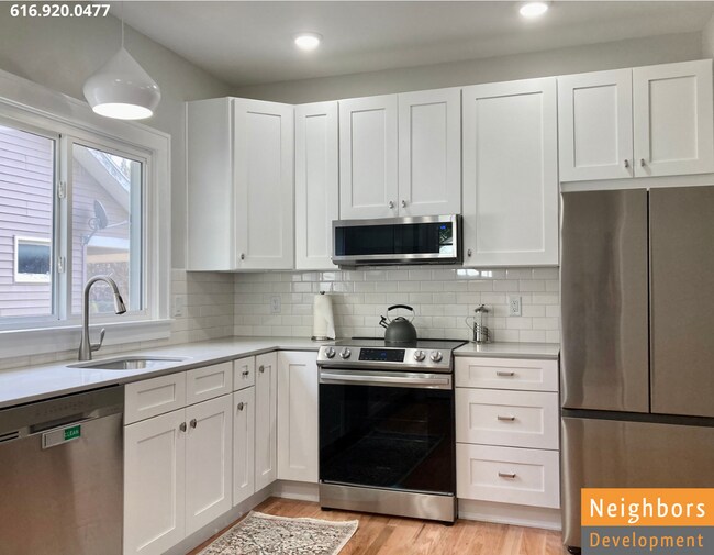 Foto del edificio - 927 Arianna St NW