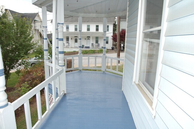 Foto del edificio - 103 W Penn St