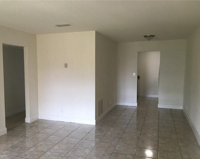 Foto del edificio - 2437 NW 39th Terrace