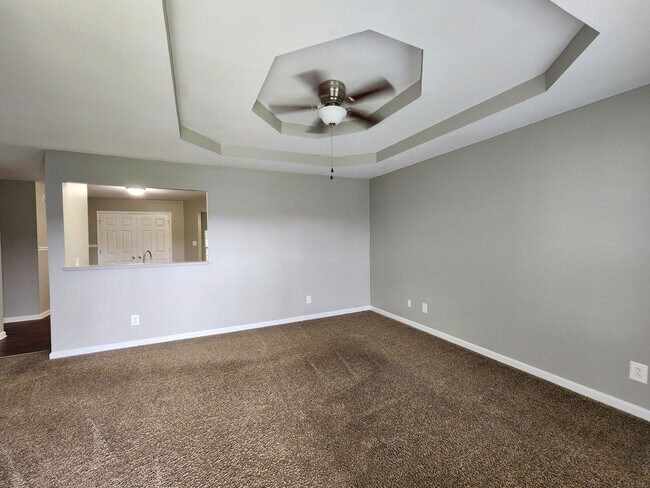 Foto del edificio - $1400 3 bed 2 bath Oak Grove Home