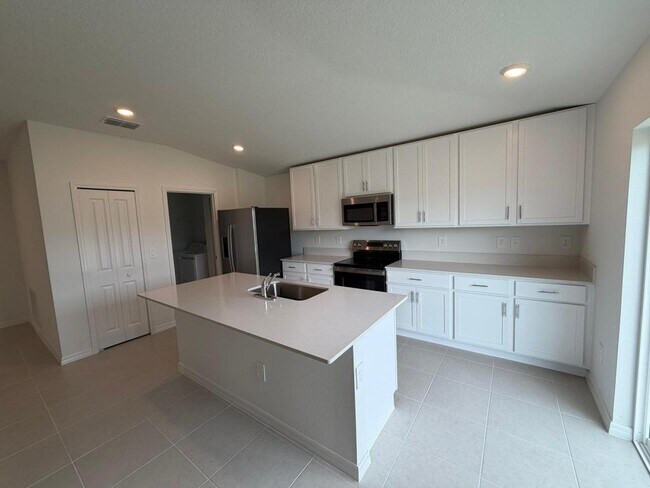 Foto del edificio - 2155 Lone Oak Ln