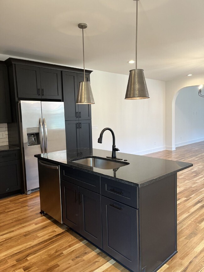 Foto del edificio - "Charming 4-Bed Nashville Oasis with Guest...