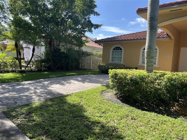 Foto del edificio - 9820 NW 26th St