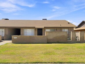 Building Photo - 121 W Loma Vista Dr