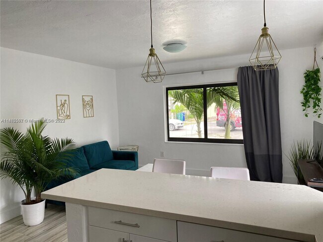 Foto del edificio - 3187 SW 27th St