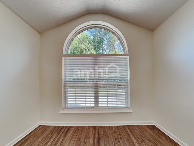 Building Photo - 159 Arbor Village Dr