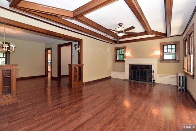 Building Photo - 101 W Saddle River Rd