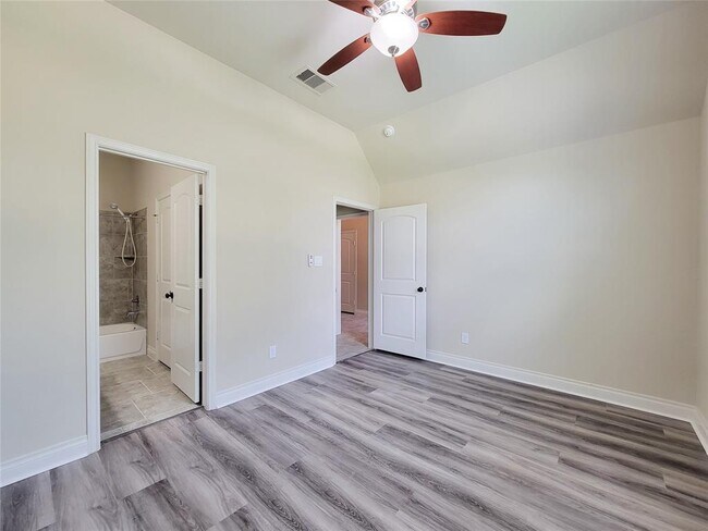 Foto del edificio - 1314 Watercrest Park Ln