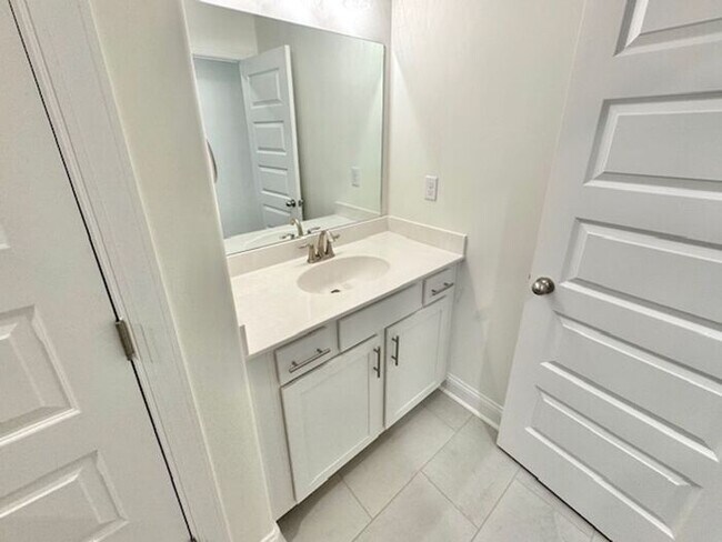 Building Photo - Move In Special! Now Leasing a Brand New 4-bdroom 2.5 bath home in Olive Branch- Five Minutes fro...