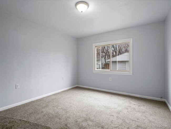 Building Photo - SECTION 8 FRIENDLY!!! AVAILABLE FOR MOVE-I...