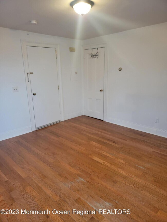 Foto del edificio - 1039 Norwood Ave