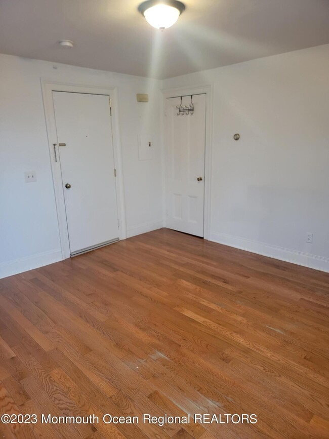 Building Photo - 1039 Norwood Ave
