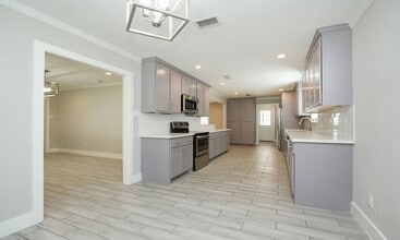 Building Photo - 5815 Picasso Pl