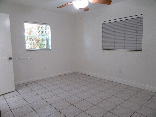 Foto del edificio - 4412 SW 127th Pl