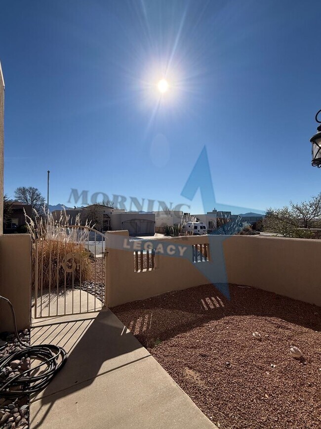 Building Photo - 3-Bedroom Home - Near Sonoma Ranch Golf Course!