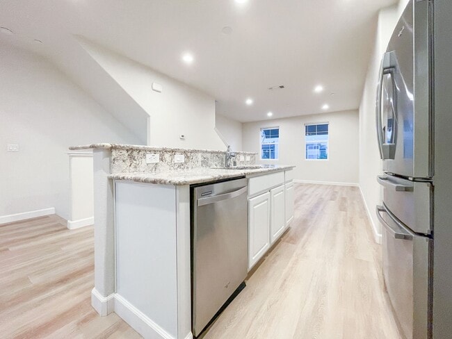 Building Photo - Modern Townhome Living in North San Jose – Attached 2-Car Garage