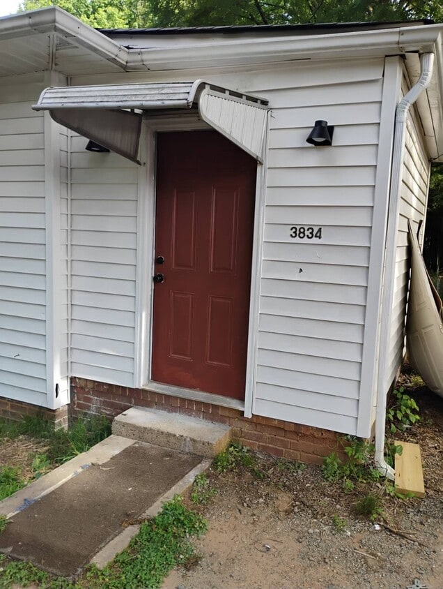 Building Photo - 3834 Davis Ave