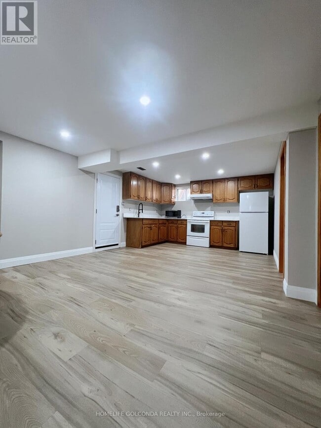 Building Photo - 17 Dowling Cir