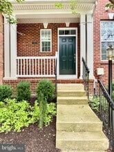 Building Photo - 120 Tall Grass Ln