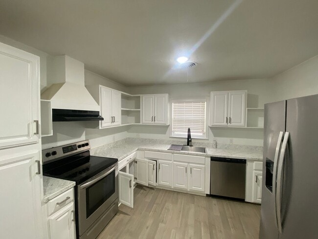 Building Photo - 3bed/2bath Remodeled Home in West Jonesboro.