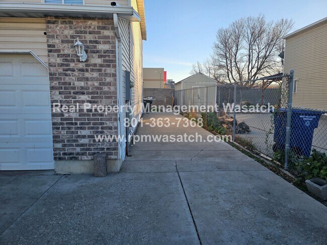 Foto del edificio - Perfect Multi Level home in West Vally City Utah