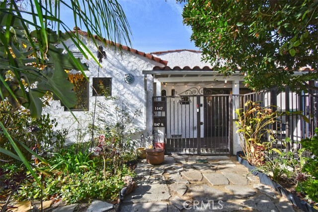 Foto principal - 1647 S Hayworth Ave