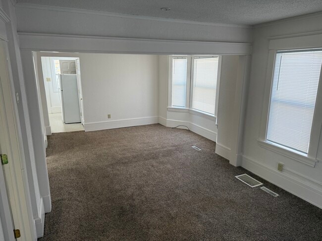 Foto del edificio - 684 Hawthorne Ave E