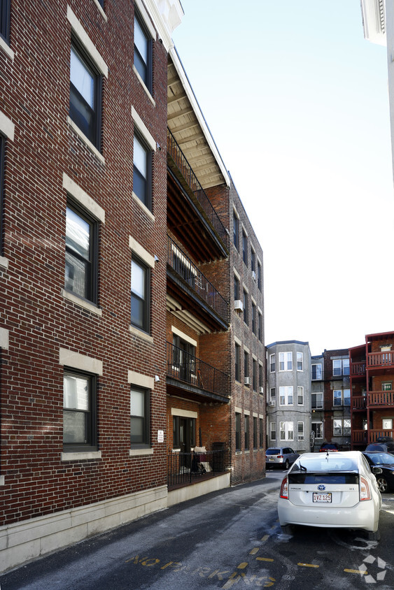 Building Photo - Ray Dooley Apartments