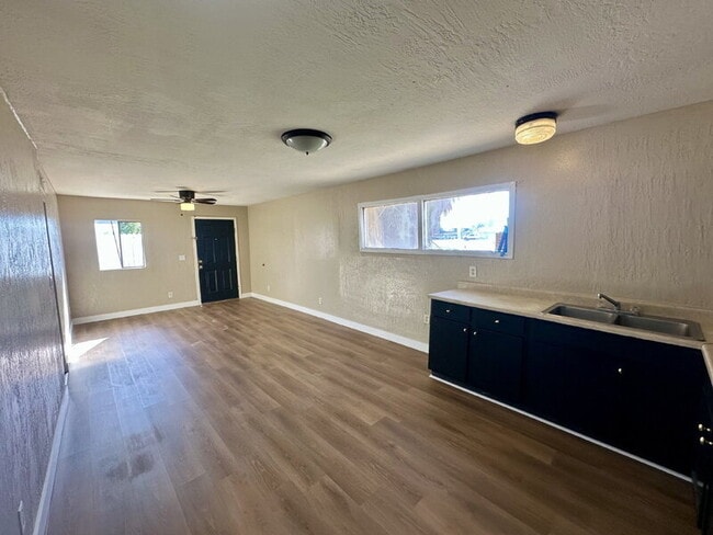 Foto del edificio - 372 W Northern Ave