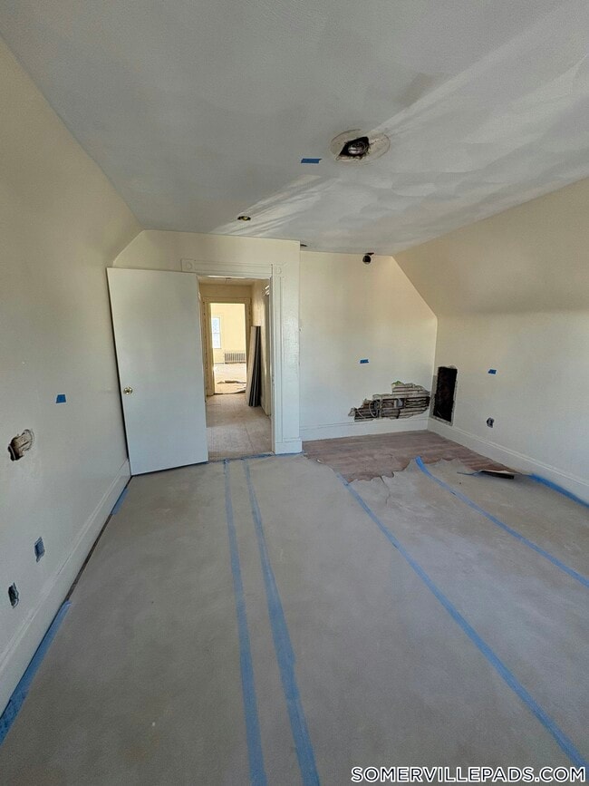 Building Photo - 25 Warner St