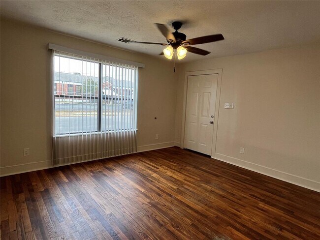 Foto del edificio - 5520 Barremore St