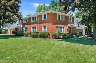 Building Photo - 3024 Warrensville Center Rd