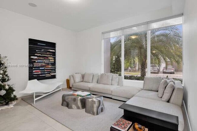 Photo - 10250 Northwest 75th Terrace, Doral, FL 33178 - 5 BR 5.5 BA house