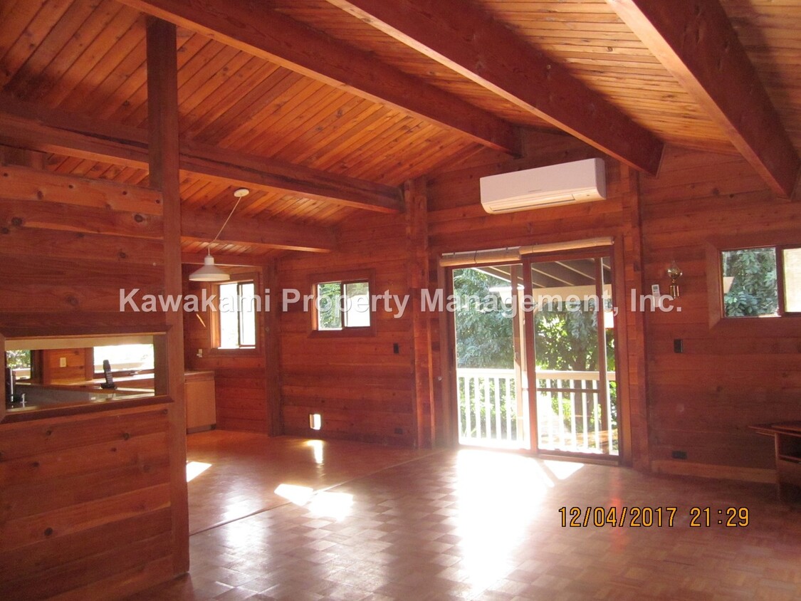 Primary Photo - Available June 1, 2024 - Large Home in Lus...