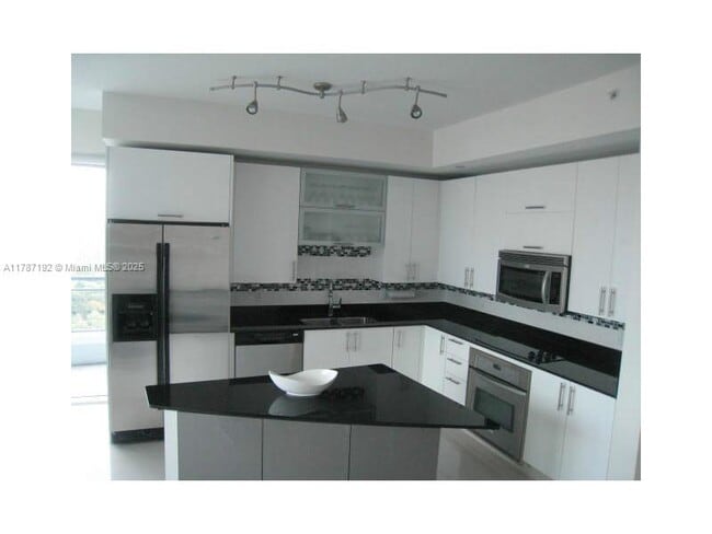 Building Photo - 60 SW 13th St