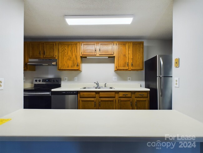 Building Photo - 9511 Shannon Green Dr