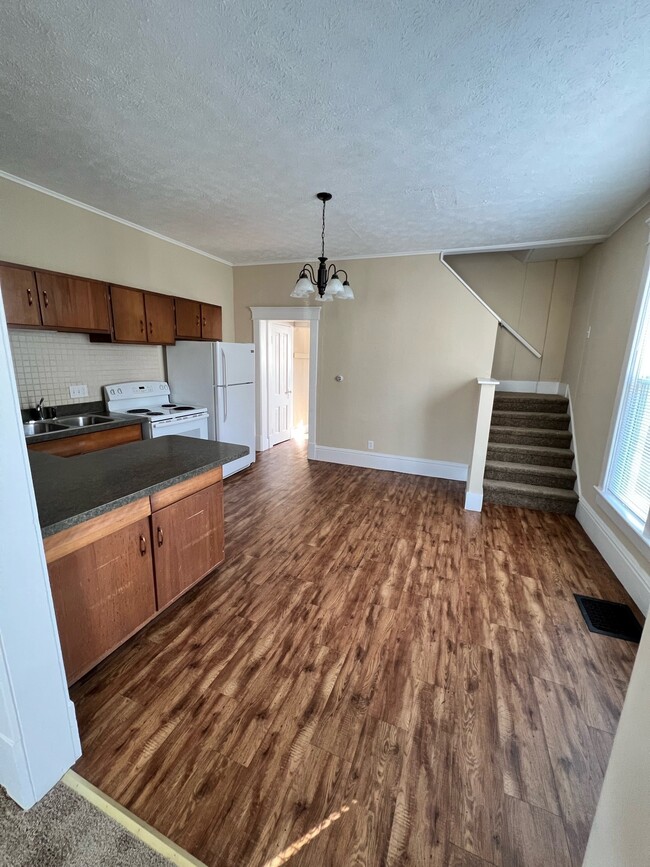 Kitchen Dinning Room - 233 E Washington St