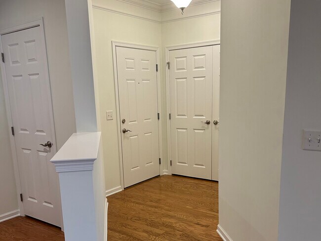 Foto del edificio - 124 Center Meadow Ln