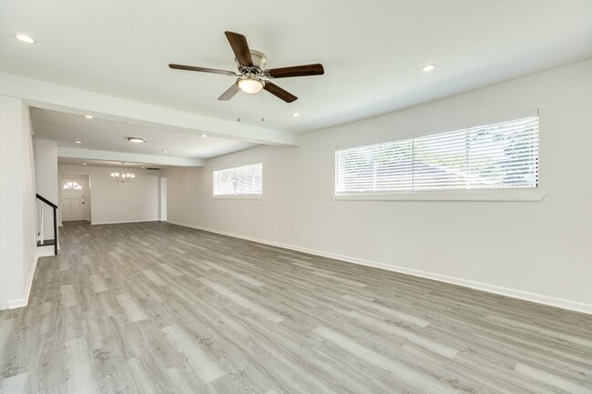 Building Photo - 124 Sage St