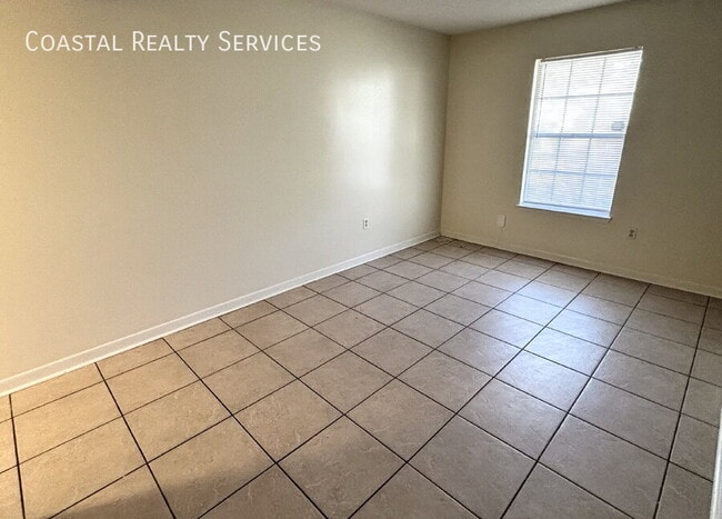 Building Photo - 705 Terrance Ct