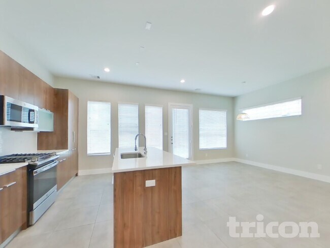 Building Photo - 4421 Bora Bora Ln