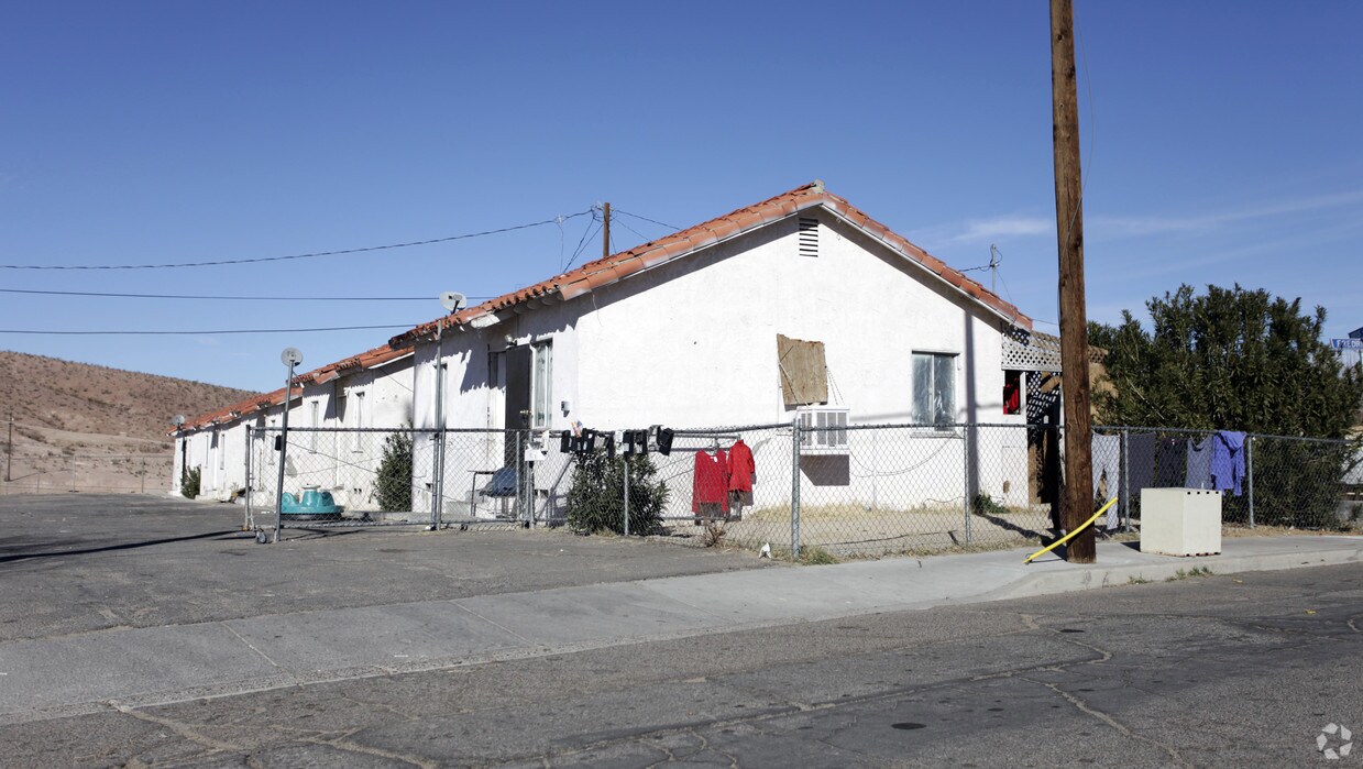 Foto del edificio - 401 W Fredricks St