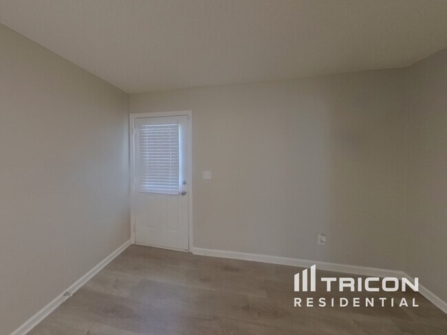 Building Photo - 5726 Rockaway Dr