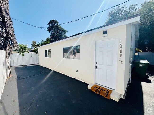 Building Photo - 14758 Lemay St