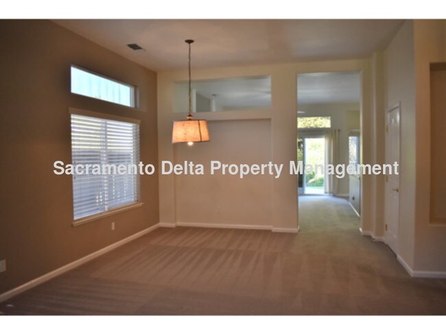 Foto del edificio - Beautiful Home In Gated Community