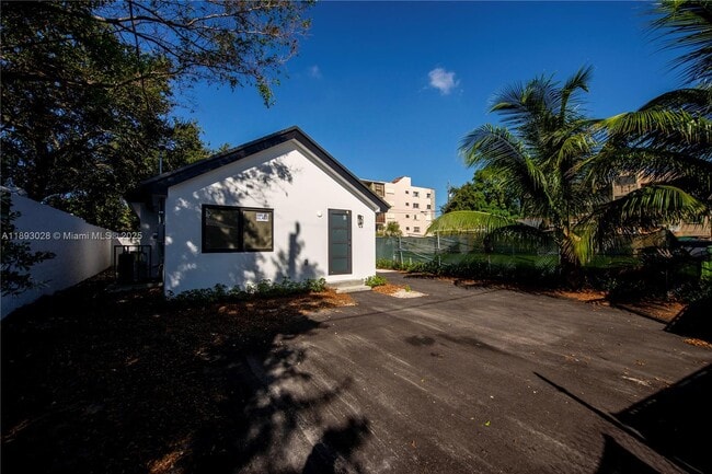 Foto del edificio - 764 NW 36th Ave