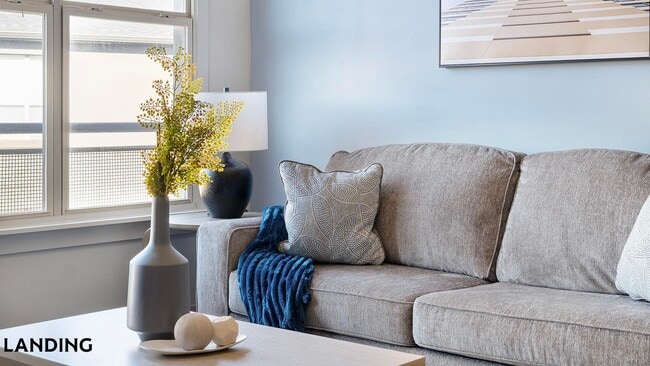 Building Photo - 49 Boulevard SE