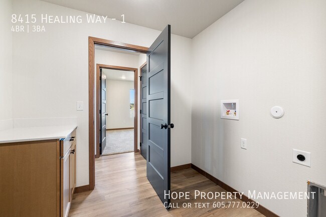 Foto del edificio - 8415 Healing Wy